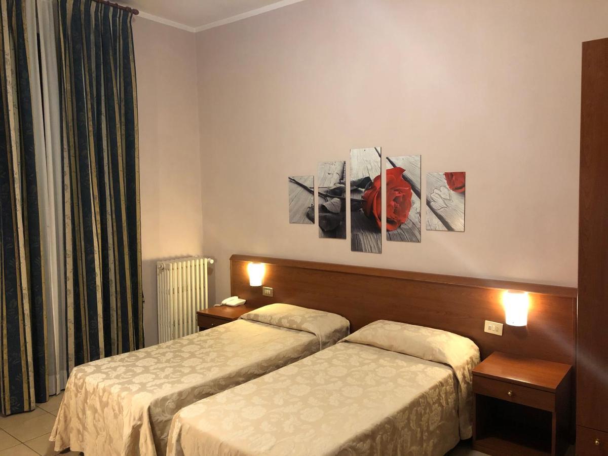 מילאנו Hotel Paradiso מראה חיצוני תמונה