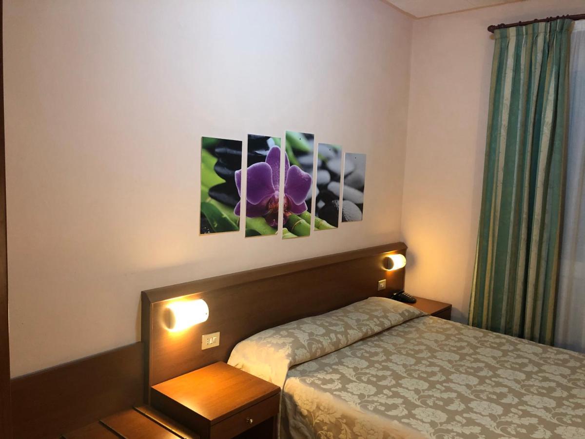 מילאנו Hotel Paradiso מראה חיצוני תמונה