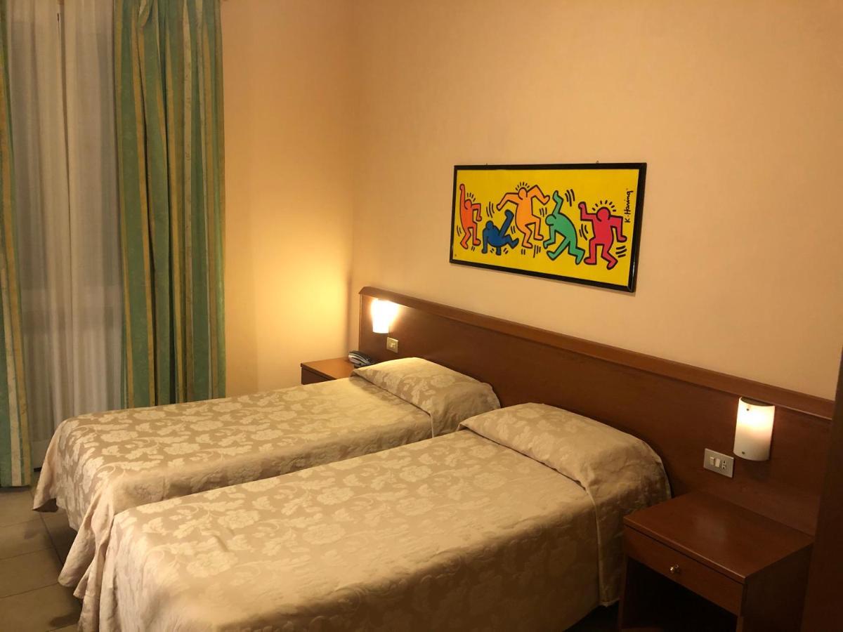 מילאנו Hotel Paradiso מראה חיצוני תמונה