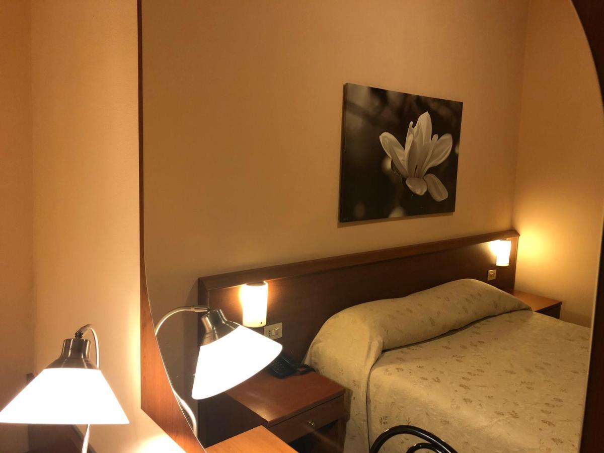 מילאנו Hotel Paradiso מראה חיצוני תמונה