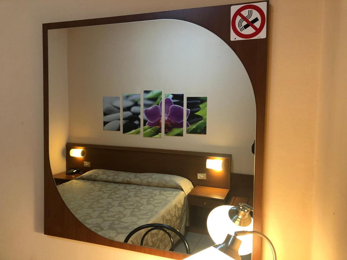 מילאנו Hotel Paradiso מראה חיצוני תמונה