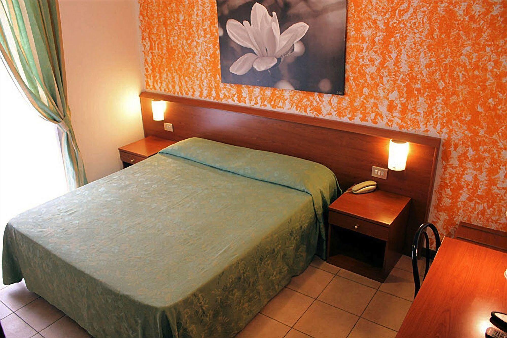 מילאנו Hotel Paradiso מראה חיצוני תמונה